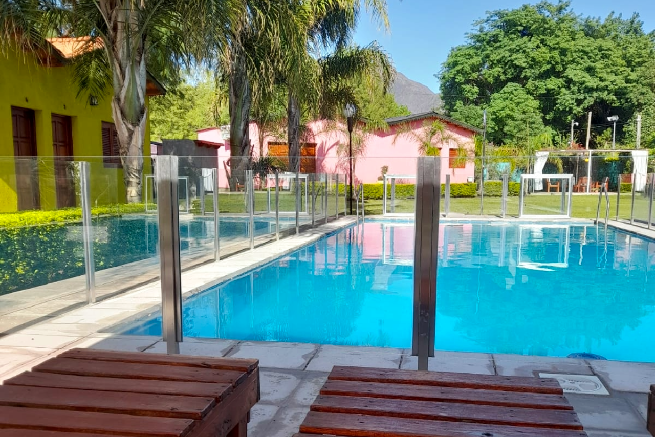 Piscina Semi-Olímpica en Cabañas Puertas del Sol